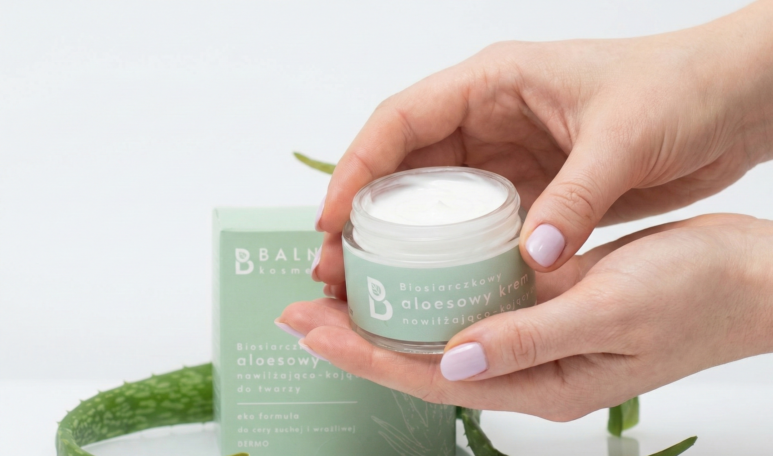 Najlepszy krem pod makijaż — kompendium wiedzy dla każdej cery