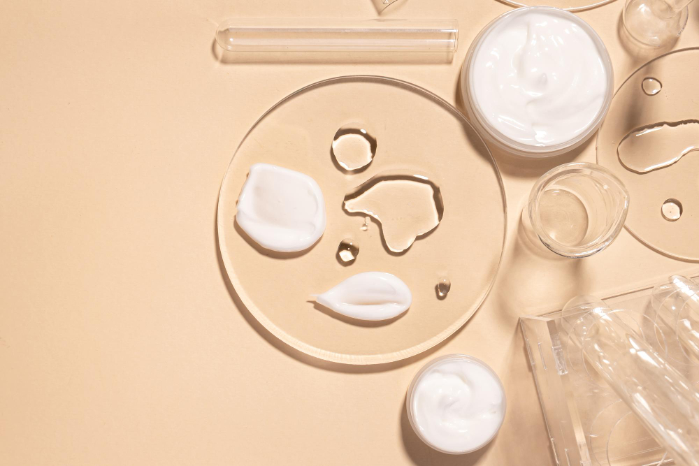 Ceramidy w kosmetyce – co to jest, jak działają i jak je stosować?